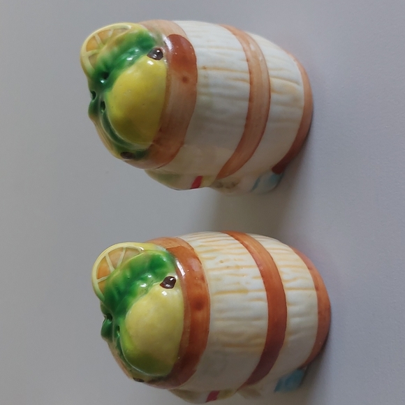 Vintage Salt And Pepper Set - Picture 2 of 8